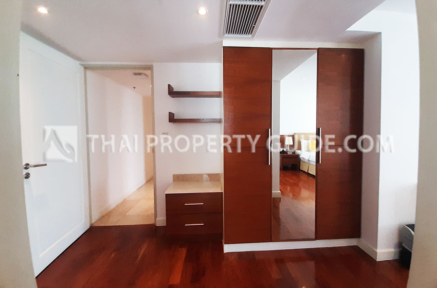 Service Apartment in Bangnatrad 